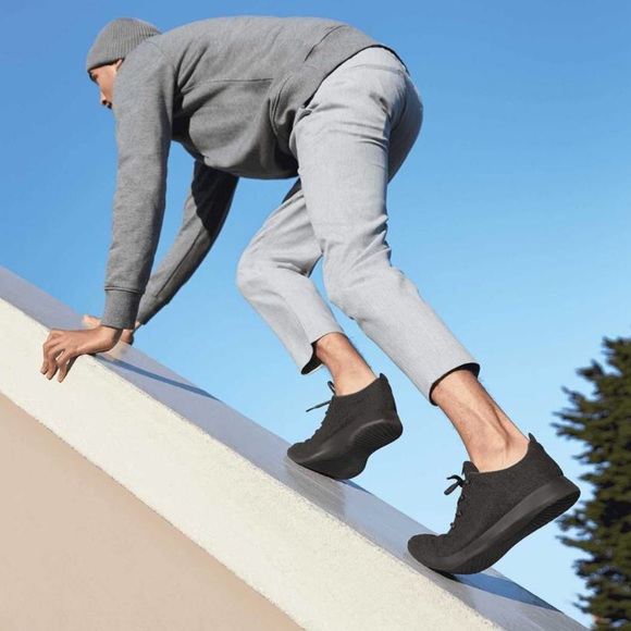 Allbirds all black with gray laces wool runners - Picture 6 of 8